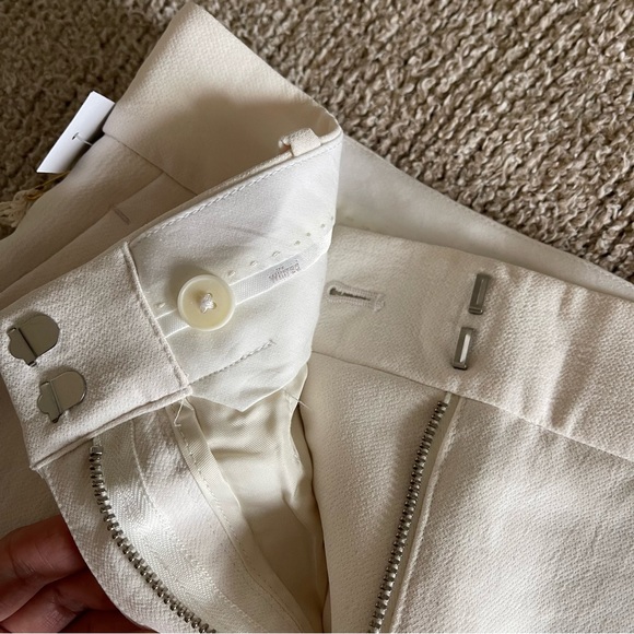 ❌SOLD❌ NWT Aritzia Wilfred Anthem Short - Picture 4 of 4